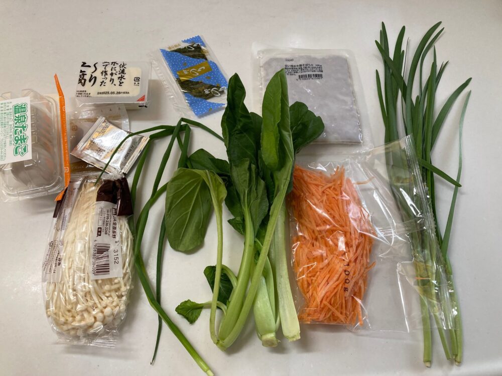 オイシックスの無添加ミールキット「ジューシーそぼろと野菜のビビンバ」の具材セット