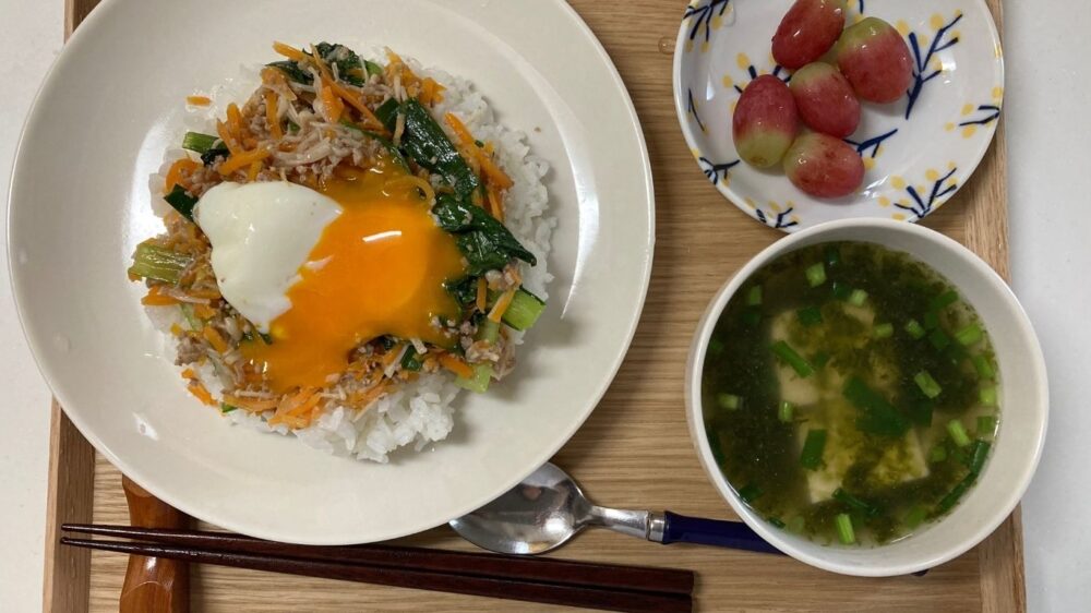 オイシックスの食材を使った手料理と家族の食卓