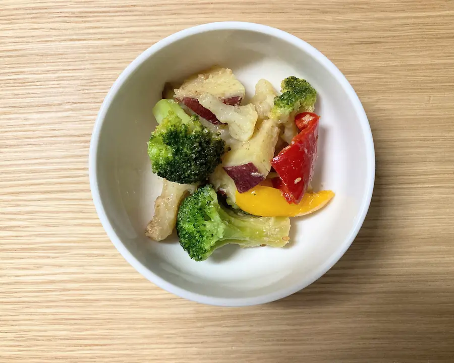 彩り温野菜のごまドレサラダの盛り付け画像