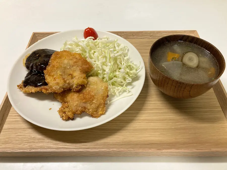 オイシックスミールキットおうちで揚げたて!名古屋味噌カツ風、3種根菜のけんちん汁完成品