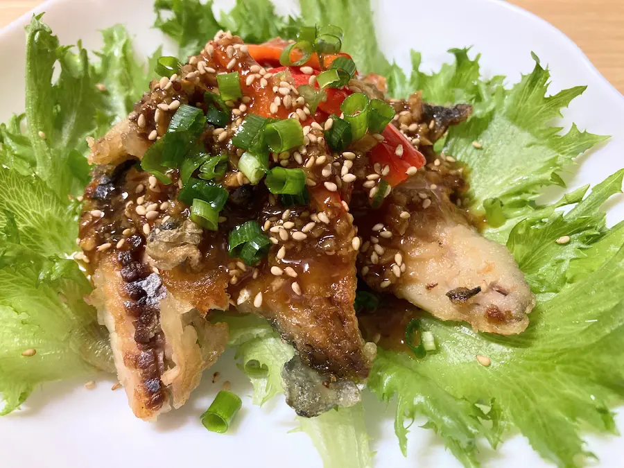 完成した「あじ唐揚げのさっぱり油淋ソース」の盛り付け写真